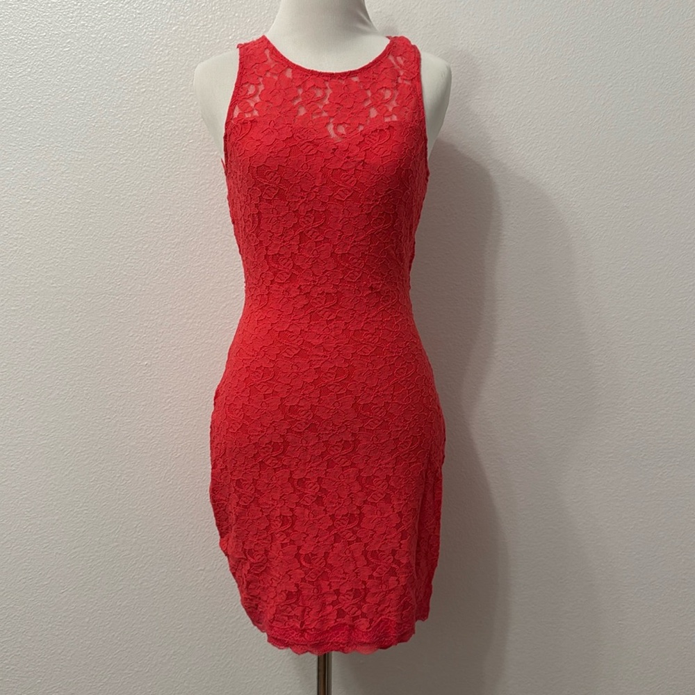 Coral XS Lace backless express dress